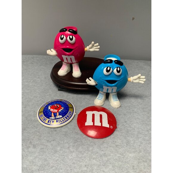 M&Ms Candy Dispensers Pink & Blue Movable Hands Vintage 1990s 2 Belt Clips - Picture 1 of 10
